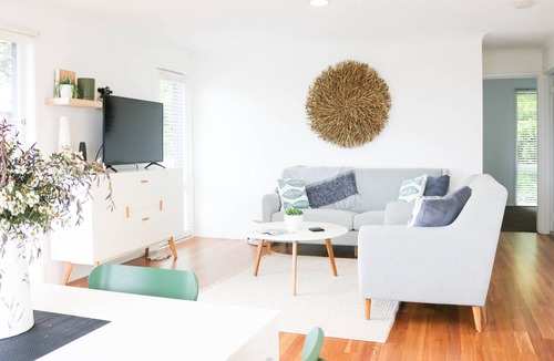 Merimbula House | Lochview - 3 bedroom, pet friendly home with great views! 5+ nights