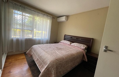 Curtin House | Locum Welcom two guests house close to Canberra Hospital