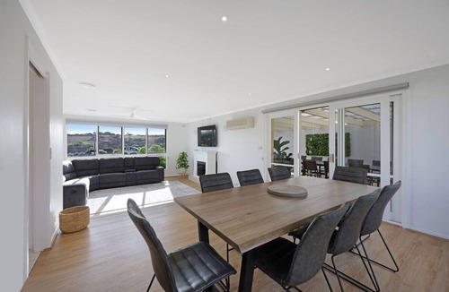 Warrnambool House | Logans Beach Apartments - The Beach House
