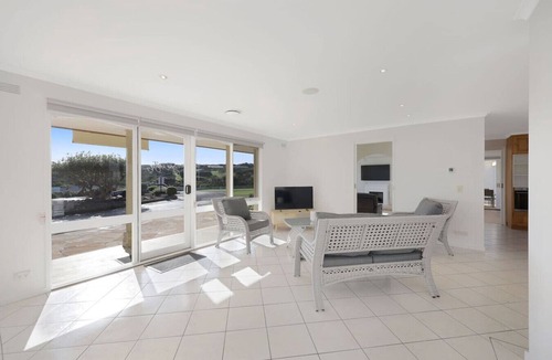 Warrnambool House | Logans Beach Apartments - The Beach House