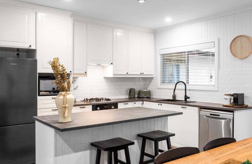 Sawmill Settlement House | Lola's Lodge - Base of Mt Buller