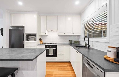 Sawmill Settlement House | Lola's Lodge - Base of Mt Buller
