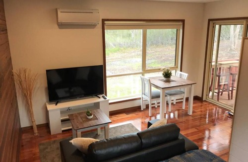 Lunawanna House | Loma Cottages Kotka