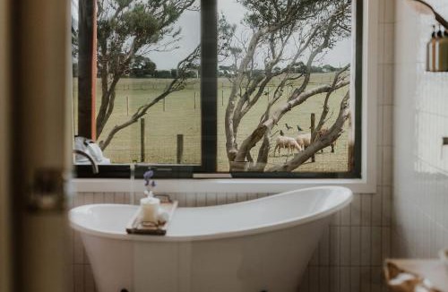 Sunderland Bay Villa | Longboarders Micro-Resort Phillip Island