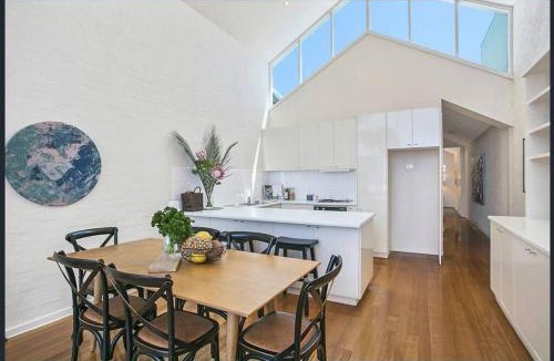 Point Lonsdale Apartment | Lonnie Beach View Apartment
