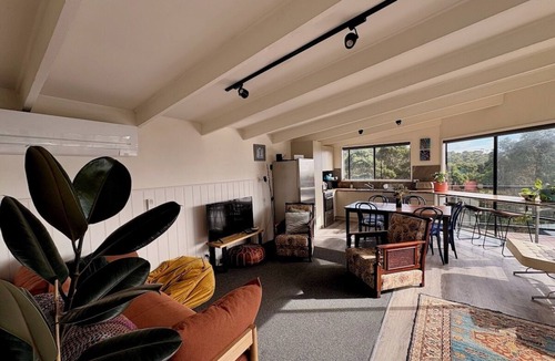 Lorne House | Lorne Treehouse Retreat with forest and ocean views
