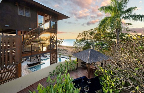 Horseshoe Bay House | Lotus House