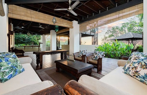 Horseshoe Bay House | Lotus House