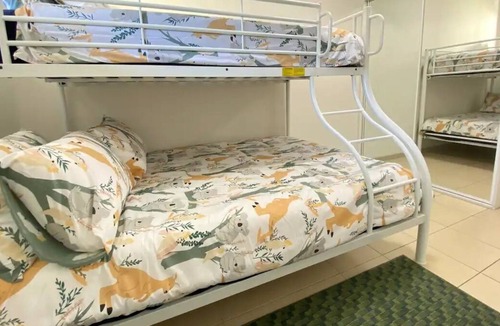 Yeppoon Apartment | Lovely 2 BR aptmnt, central, top view, great pool