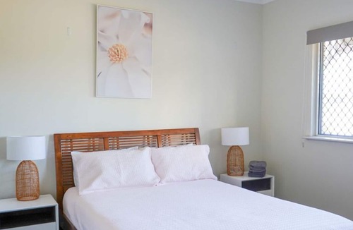 Yabulu Apartment | Lovely 2Bed aprtmnt POOL|Lake Water Views