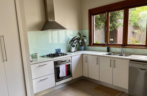 Melbourne House | Lovely Victorian Terrace - Home away from Home