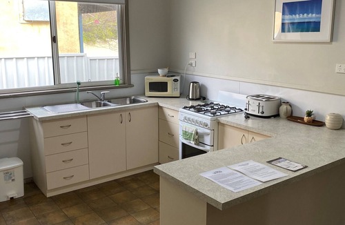 Margaret River House | Lovely vintage home right in the Margaret River town center. Dog friendly!n