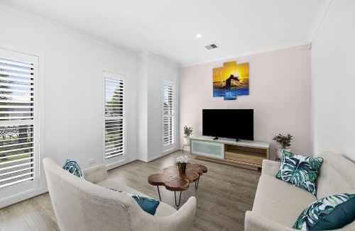 Torquay House | Lowtide Five Bedroom 22