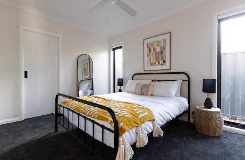 Brown Hill House | Loxi's Retreat Short Stays
