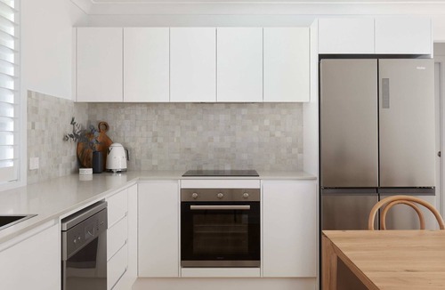 Nelson Bay House | Luana - pet friendly holiday townhouses in Nelson Bay
