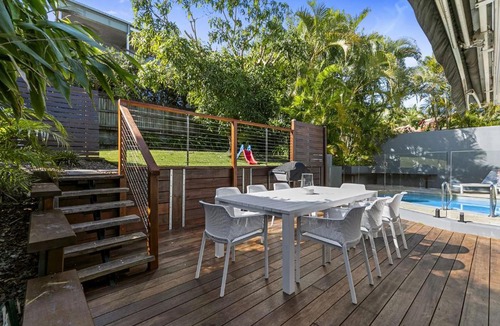 Noosa Heads House | Luce de Sole on Nairana Rest