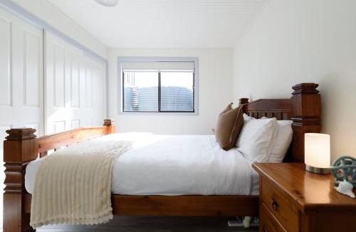 Lulworth House | Lulworth Coastal Getaway - Close To The Beach