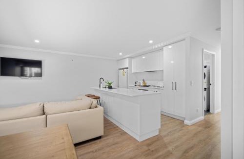Wagga Wagga House | 'Lumeah' - Apartment 1 Central Wagga