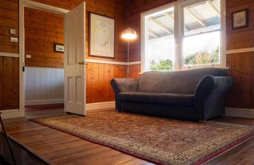 Adventure Bay House | Lumeah Guest House - Historic 1888 Guest House at Adventure Bay Beach