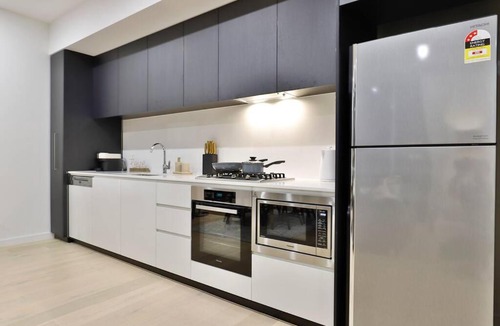 Leichhardt Apartment | Lumière Sanctuary - Antique Elegance with Parking