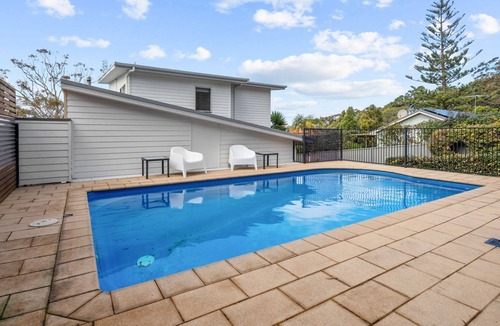 Silverwater House | Luminara Lago Waterfront Villa Two at Silverwater
