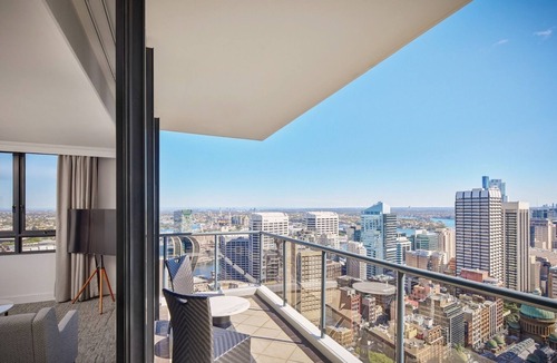 Sydney Central Business District Apartment | Luxe 3 Bedroom Suite at Sydney CBD