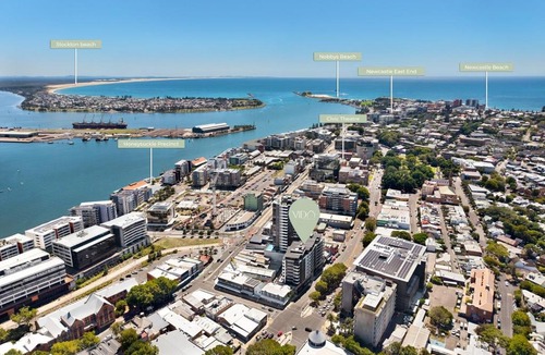 Newcastle Apartment | Luxe Apartment - Pool, Gym, Parking, Sky Rooftop