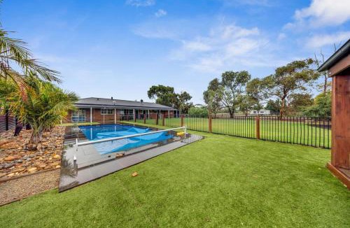 Lara House | Luxe Farmhouse with solar heated pool and bbque