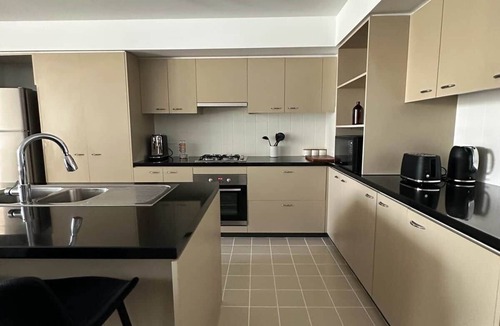 Port Melbourne Apartment | Luxe Port Melbourne Retreat | 1 Bed, 2 Bath + Pool