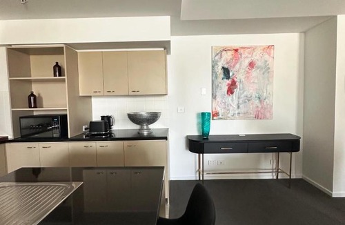 Port Melbourne Apartment | Luxe Port Melbourne Retreat 1BR, 2 Bath and Pool