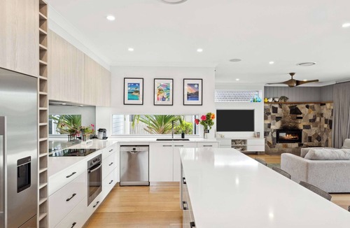 Wamberal House | Luxe Wamberal Vibe | Pool, Yard, Close to Beach