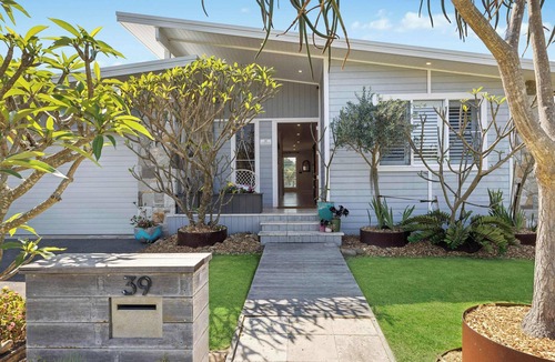 Wamberal House | Luxe Wamberal Vibe | Pool, Yard, Close to Beach