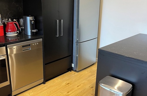 Kingston Apartment | Luxurious 2 Bed 2 Bath Woolstore apartment (aka Kingston Tavern)