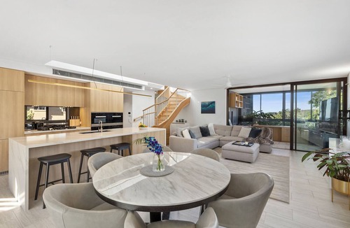 Bellevue Hill Apartment | Luxurious 3BR penthouse apartment with private rooftop terrace