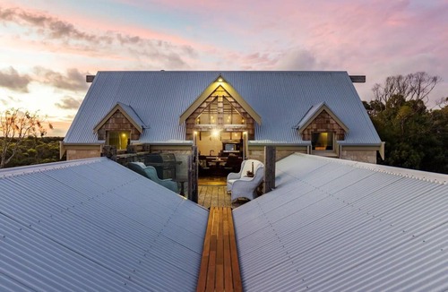 Tulka House | Luxurious Homestead Retreat in Tulka