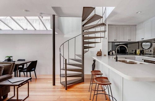 South Melbourne House | Luxurious Terrace Home | Grand Prix Oasis