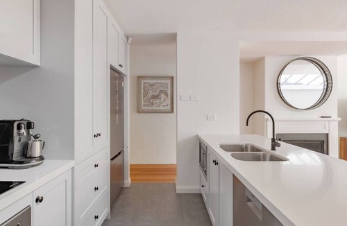 South Melbourne House | Luxurious Terrace Home | Grand Prix Oasis