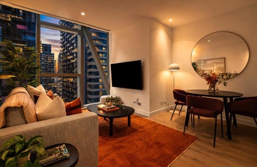 Melbourne Central Business District Apartment | Luxury 1BR Ritz Carton Precinct Resort Amenities