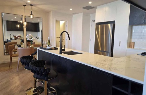Southport Apartment | Luxury 2BD Apt | Rooftop Pool & Spa | Southport