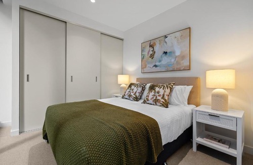 Melbourne Central Business District Apartment | Luxury 2BR Retreat, Pool, Sauna & Prime CBD Locat