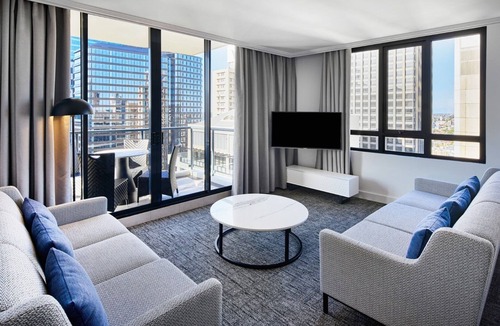 Sydney Central Business District Apartment | Luxury 3 Bedroom Altitude Suite at Sydney CBD