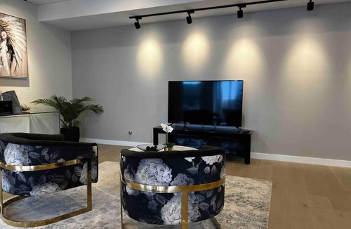 Ryde Apartment | Luxury 3 Bedroom Apartment in Ryde