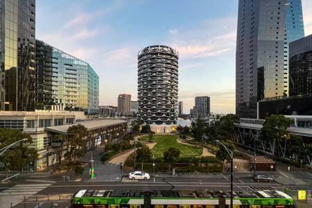 Docklands House | Luxury 4B Docklands Penthouse water city views