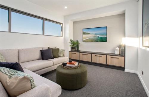 Marsden Park Villa | Luxury 4BR Retreat with Pool & Private Spa Bath
