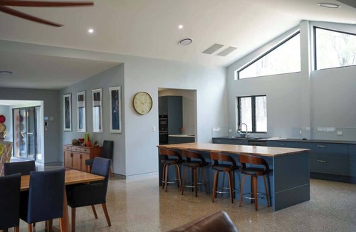 Sedgefield Cabin | Luxury 6 Star Farm Stay fit 16 people