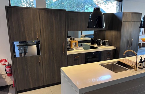 Thredbo House | Luxury 8 Berth Chalet - suitable for x2 families