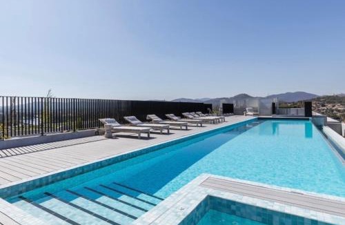 Greenway Apartment | Luxury apartment with Brindabella views