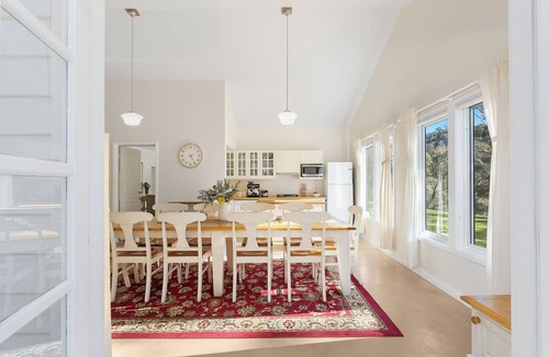Crackenback House | Luxury at Crackenback | Sleeps 10 wood fire | relax & reconnect with loved ones.
