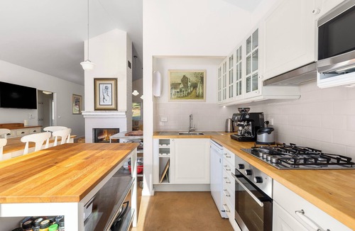 Crackenback House | Luxury at Crackenback | Sleeps 10 wood fire | relax & reconnect with loved ones.