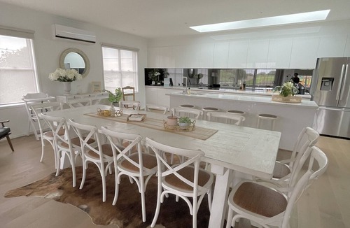 Ocean Grove House | Luxury At The Lookout - Park and Beach Across The Road!